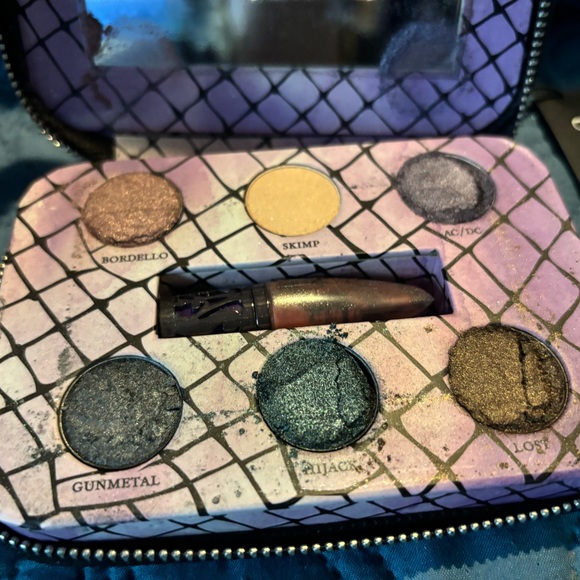 NEW Urban Decay Purple Zipcase 6 Eyeshadows & Travel-size Lip Gloss - Picture 4 of 4